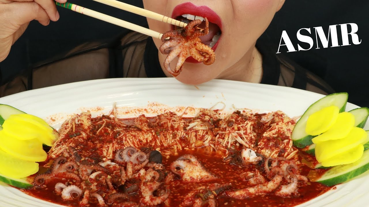 BABY OCTOPUS & ENOKI MUSHROOMS IN RED SPICY SAUCE ~ ASMR ( No Talking )