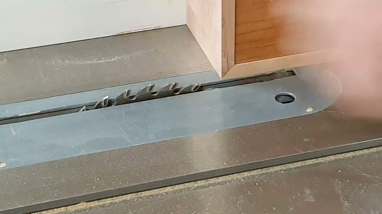 Separating (almost) lids for small boxes - 1