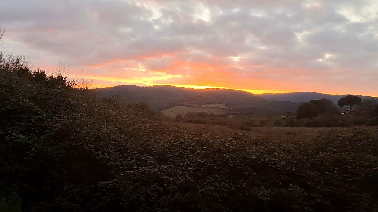 Golden Hour Walk Beyond the Village | Italy Countryside