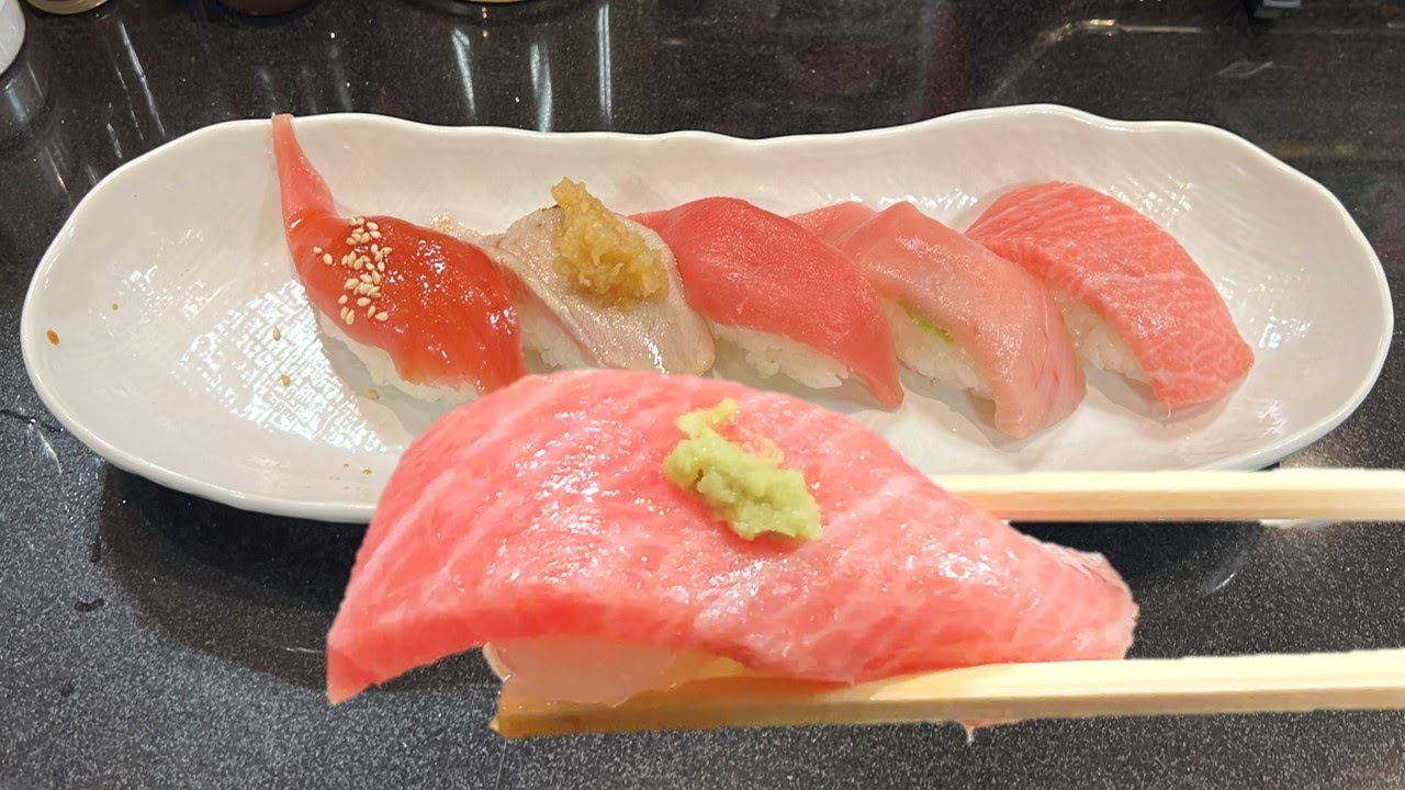 Enjoy all-you-can-drink sake for just 500 yen! Conveyor belt sushi