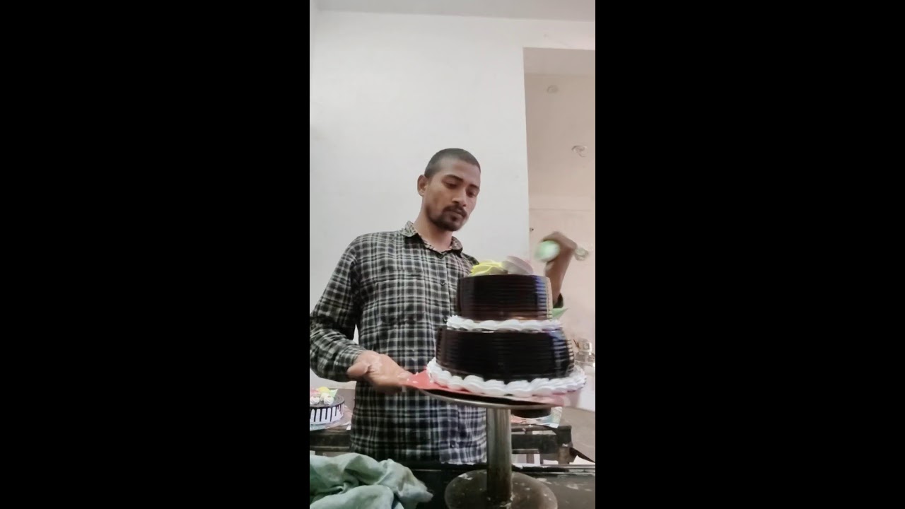 Sachin Singh is live! Cake decoration live 🎉 