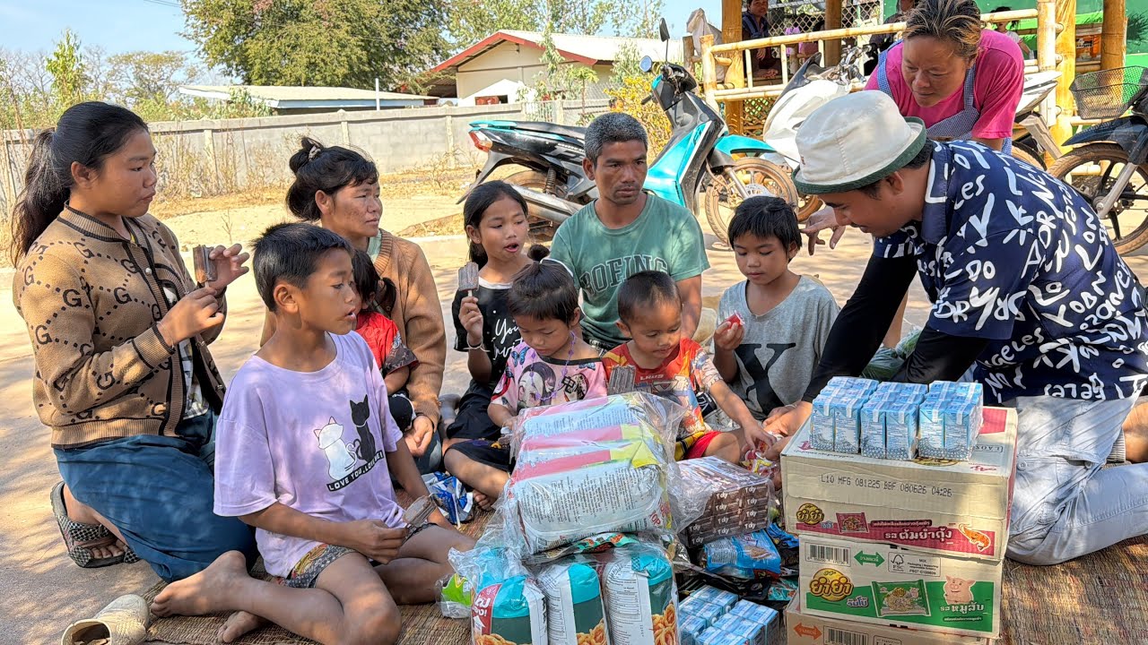 บุญหล่นทับ❌ครอบครัวลูก 8.❌ผู้ใหญ่ใจดีซื้อของกินให้รัวรัว ขอบคุณครับ