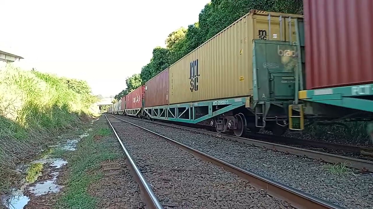 Long stack sentido ZRX com 3 locomotivas 1líder ES44ACI 1comandada AC44I 1desligada 