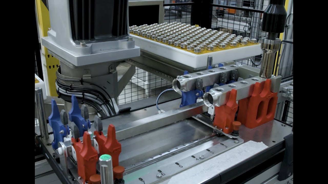 Volautomatische assemblagelijn voor vloerverwarmingsverdelers | MDE Automation