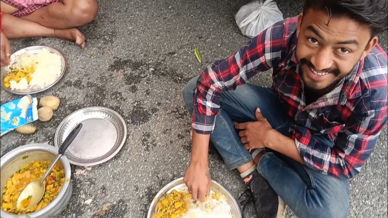 सफर में खाना कैसे बनाएं | Road Trip Cooking Vlog | Desi Travel Life 🚚🍲 l Arvind khairwar 