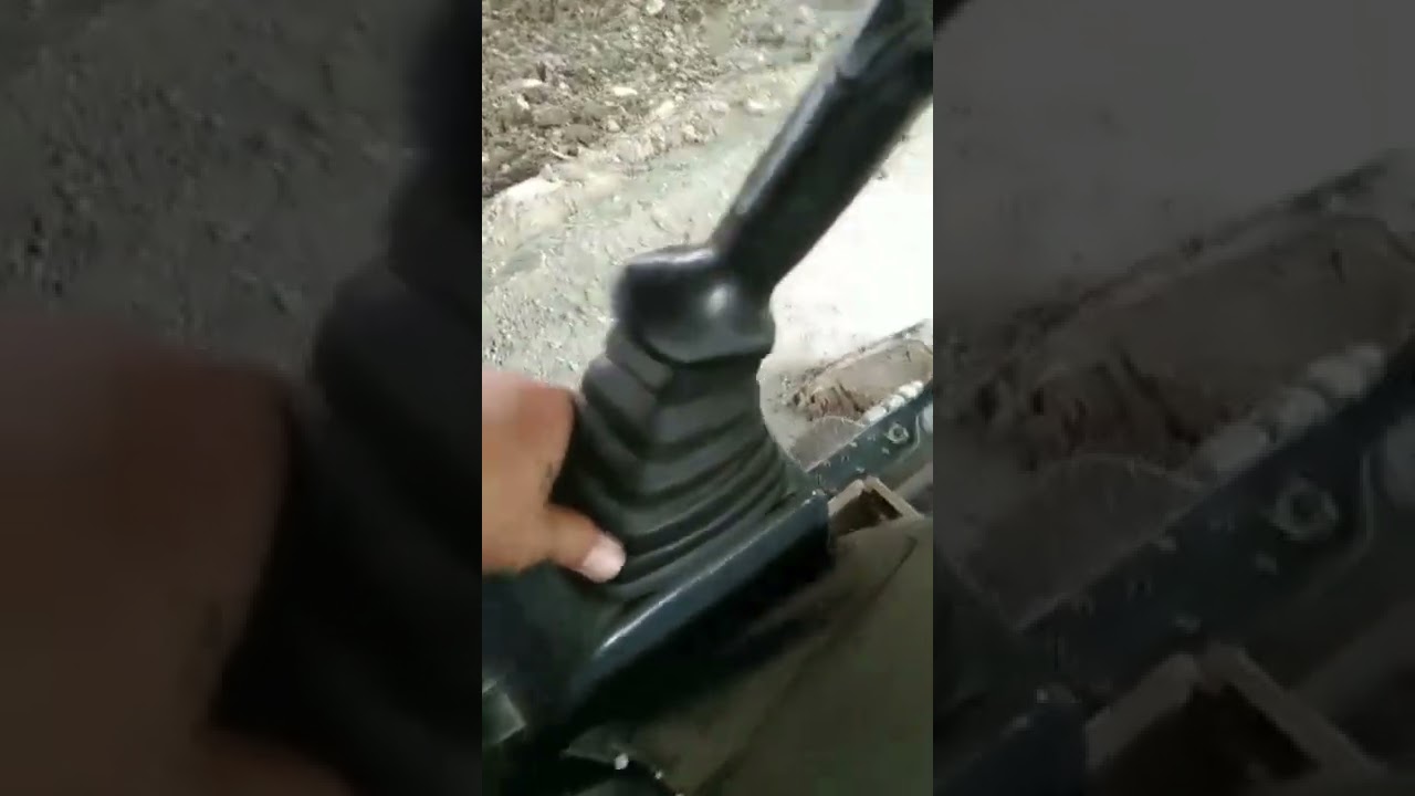 How to operate Wheel type Hydraulic Excavator Hyundai 210