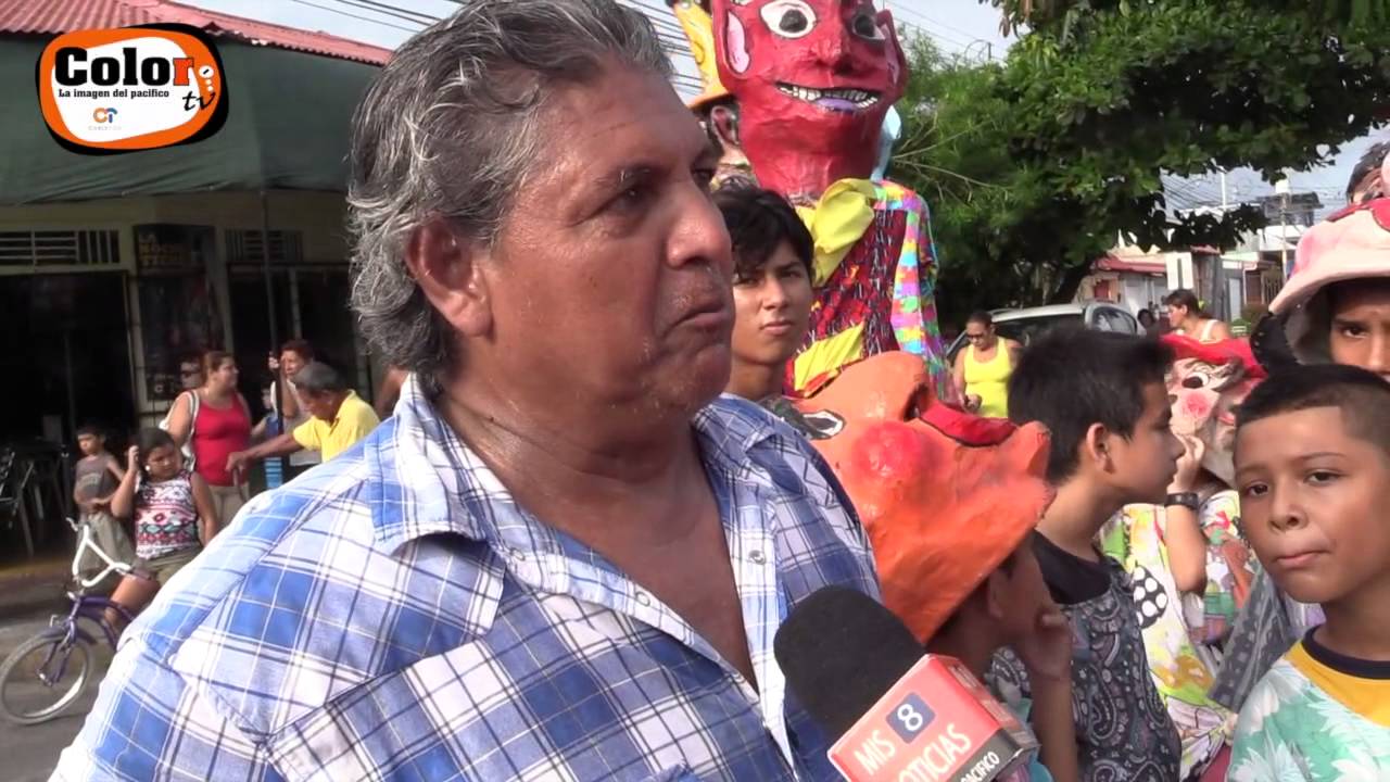 Cimarronas y mascaradas en Puntarenas