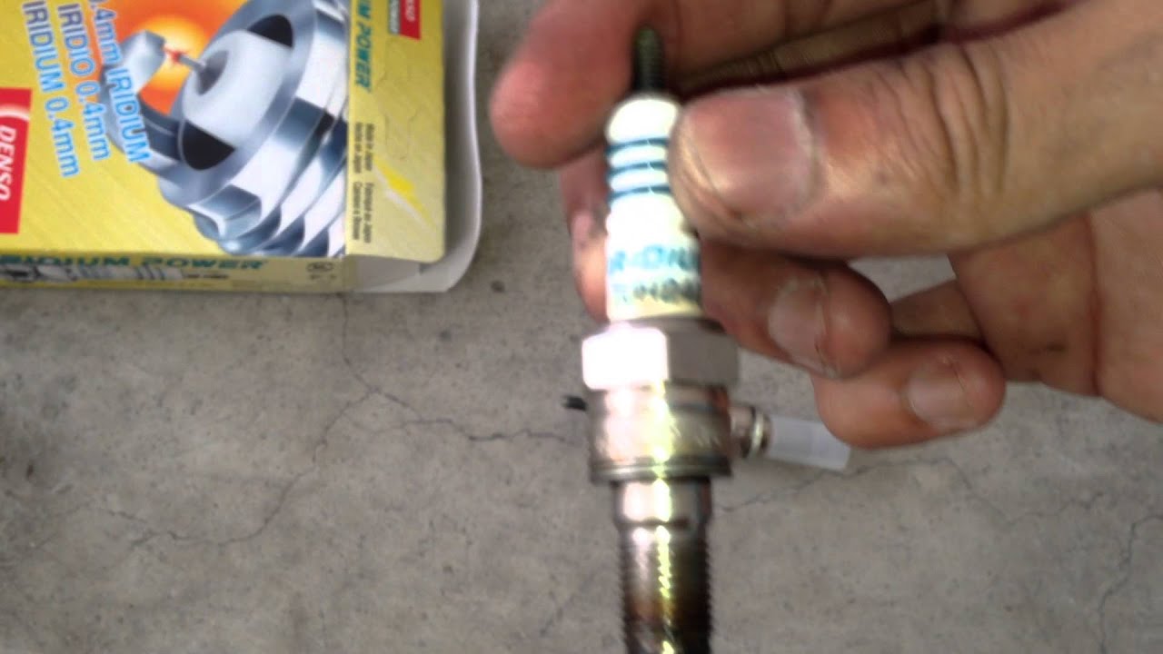 CB400sf Vtec3 2005 Spark Plug Replacement(Denso Iridium)