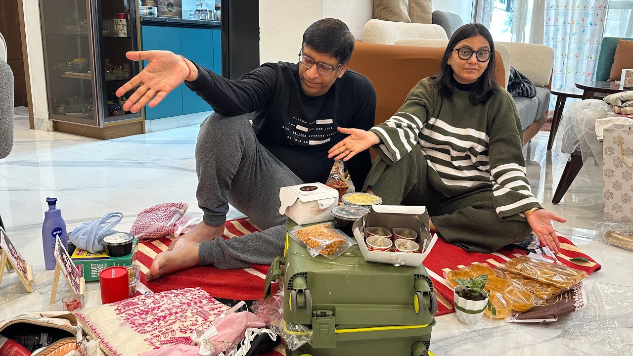 DEKHE AAJ HUMARE BAGS MEIN KYA HAI …?