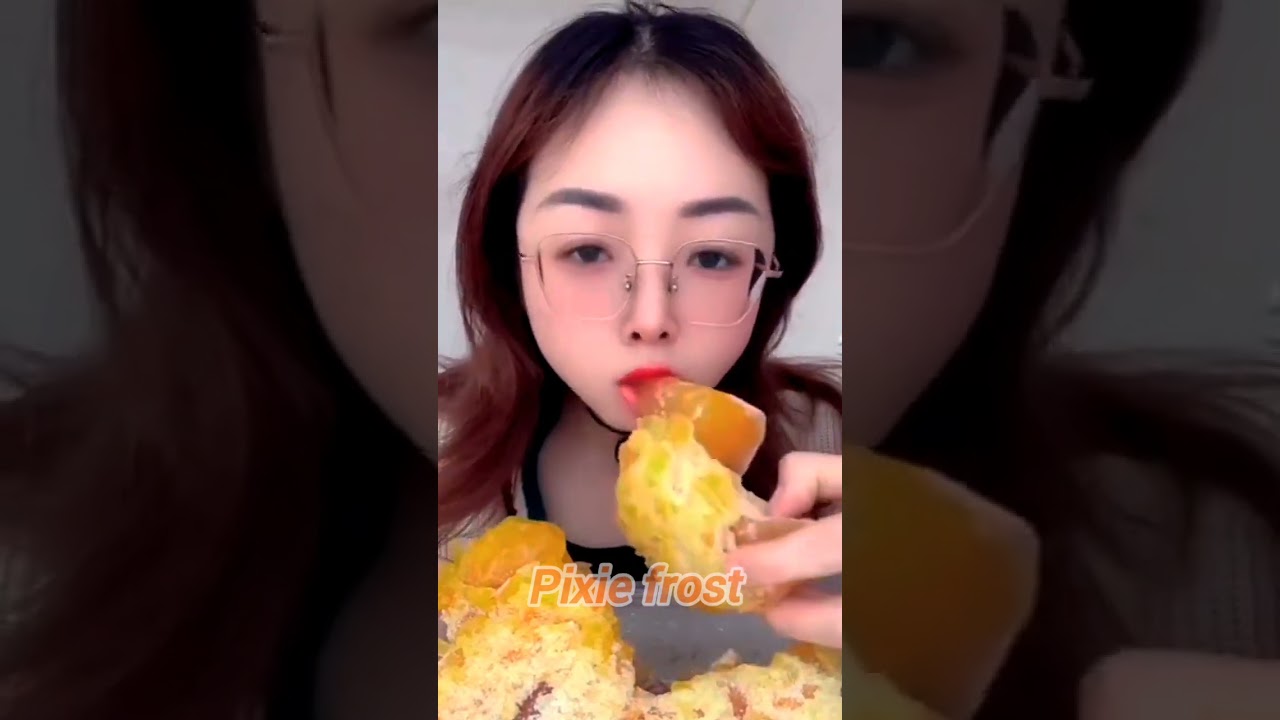 Ice eating ASMR/ crunchy ice ASMR/hard ice eating ASMR #ice #asmr