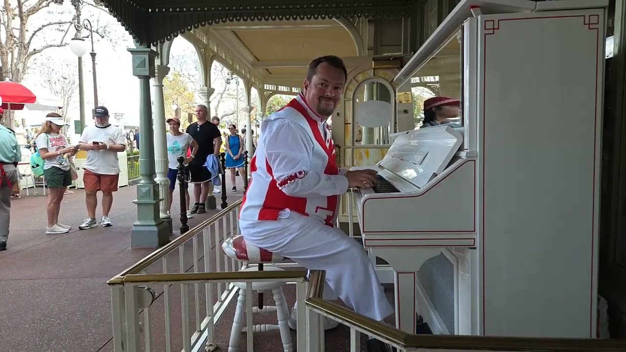 Волшебство фортепиано в стиле рэгтайм на Главной улице США 🎹 | Вживую в Magic Kingdom