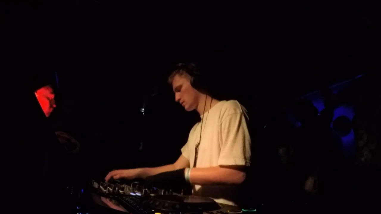 Jeden Tag ein Set LIVE: LEVT