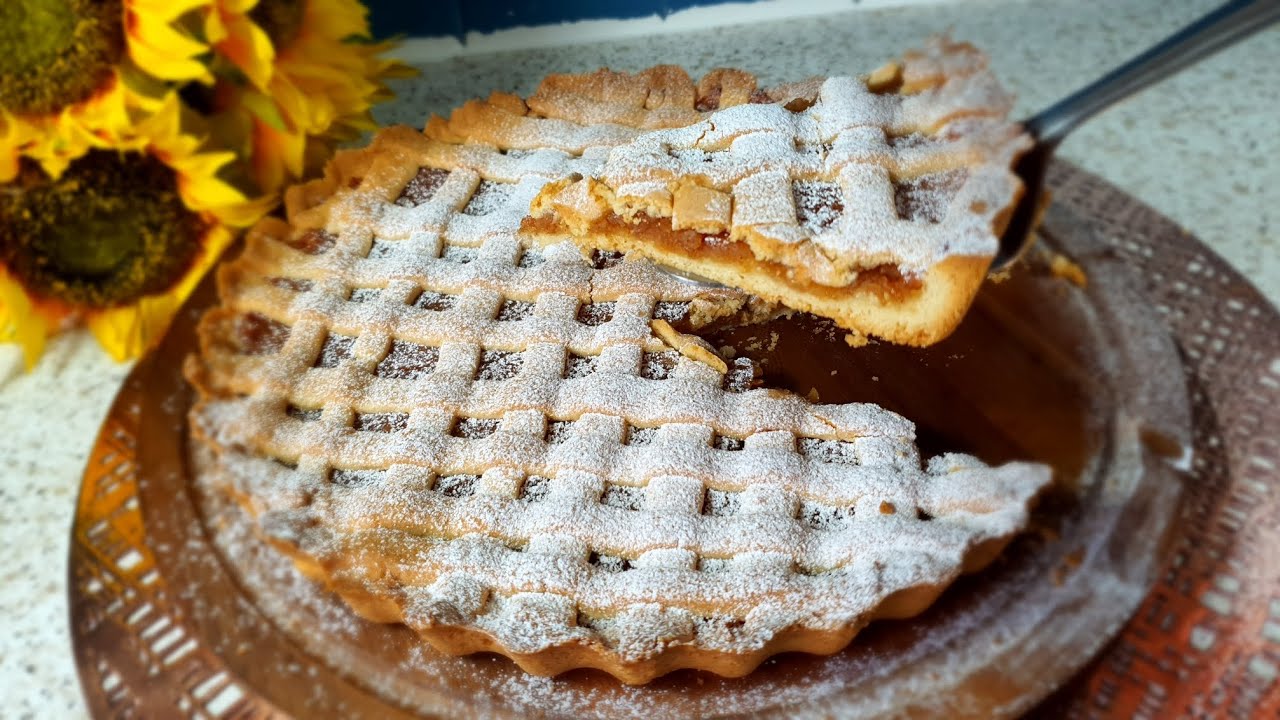Яблочный пирог с минимумом ингредиентов и большим количеством вкуса