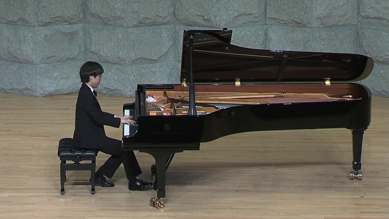 Hyounglok Choi plays Alexis Weissenberg - En Avril, à Paris (Charles Trenet)