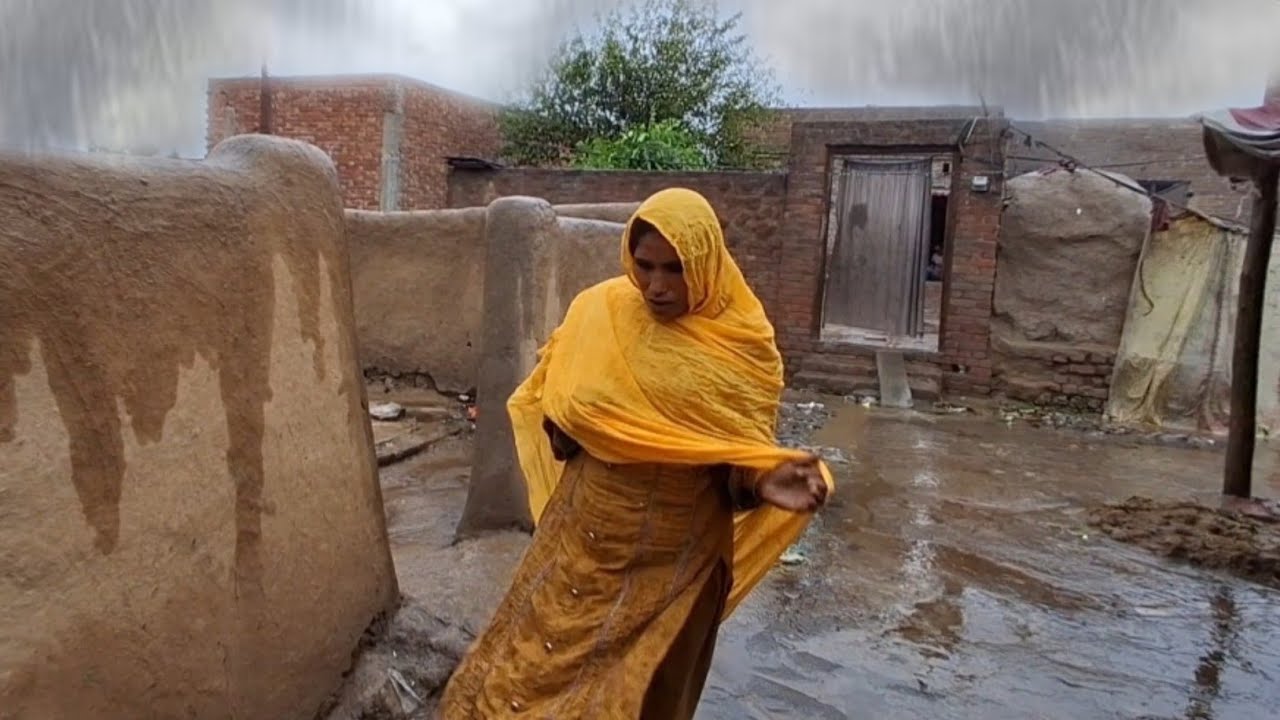 Heavy Rain In the Nomadic Village Of Punjab Pakistan Near India's border 