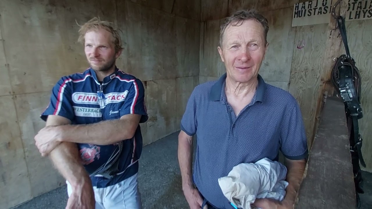 Pekka ja Janne Korpi Suur-Hollola-Ajon voittotunnelmissa