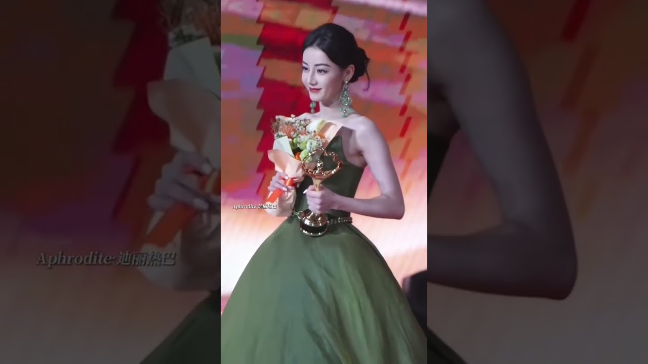 迪丽热巴微博之夜路透小合集，是公主呀，超美哒！