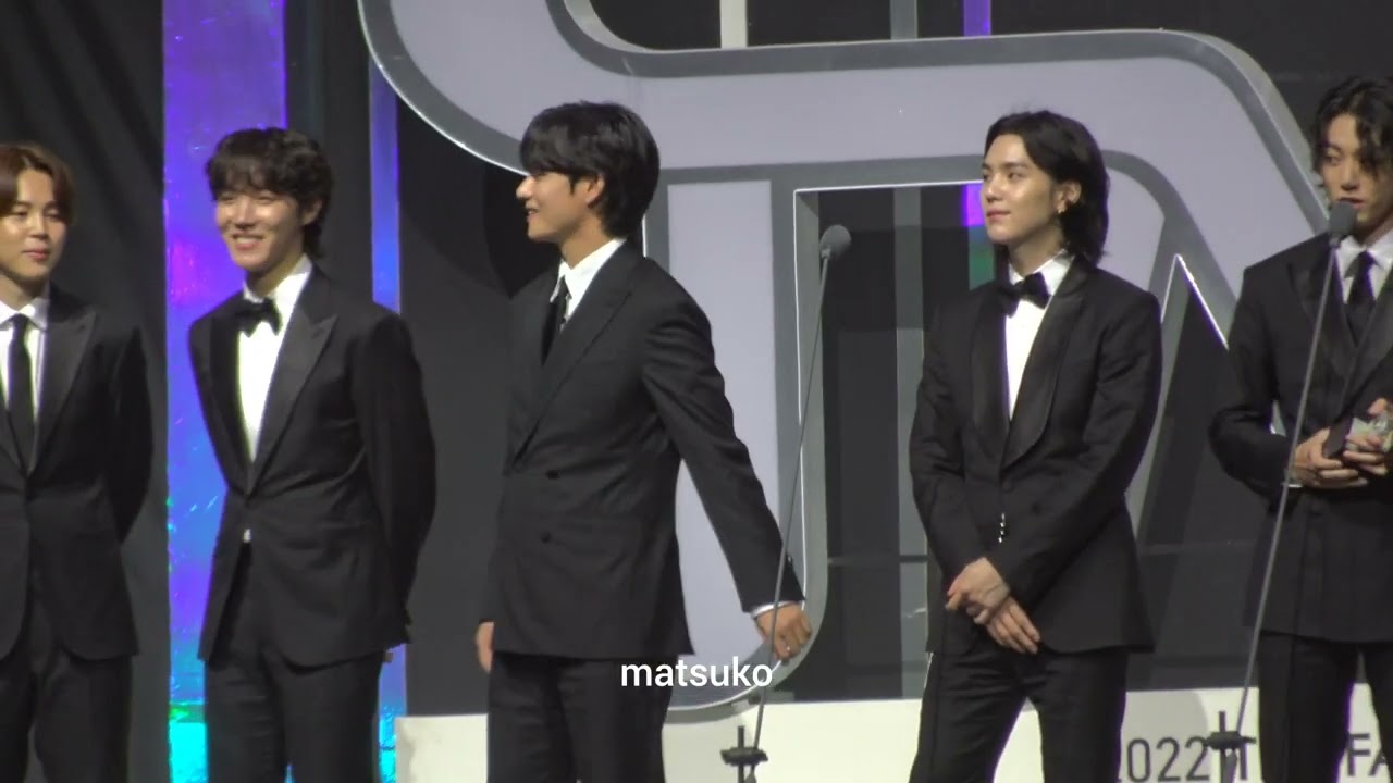 20221008 TMA 더팩트 뮤직어워드 올해의 아티스트 방탄 수상소감 #태형 #BTSV focus fancam