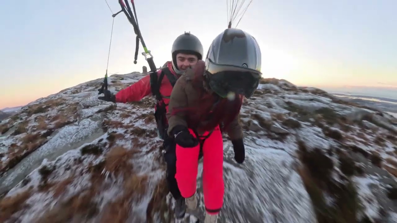 Paragliding hike and fly. Dalsnuten. tandemtur.