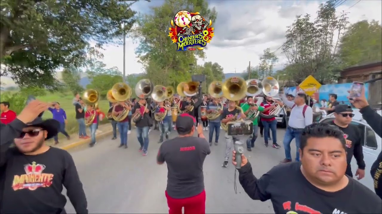 ESOS BAJOS / 5 BANDAS JUNTAS / IMPONENTE BARRIO DE ABAJO SOLEDAD ETLA 2023