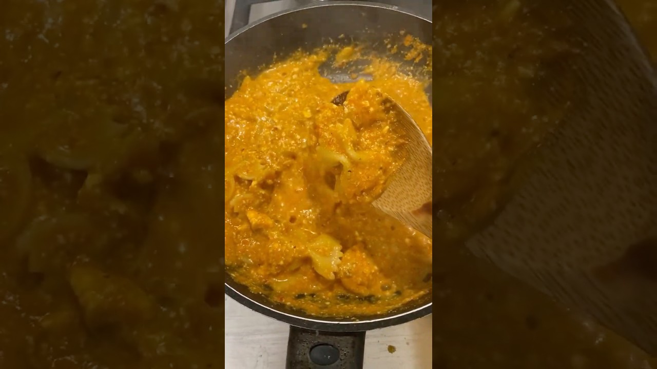 "Farfalle Cremose con Crema di Peperoni: Ricetta Semplice e Deliziosa!"