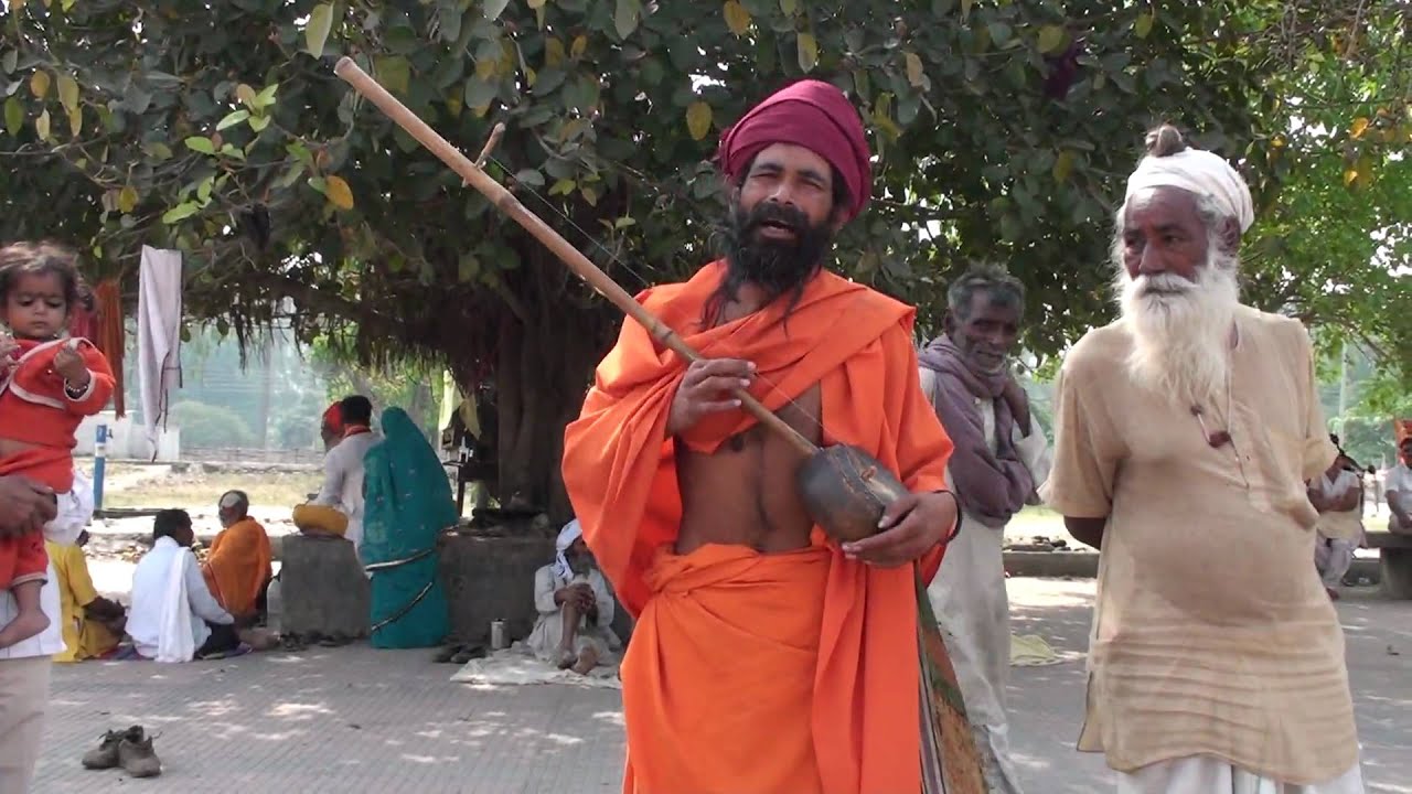 DHUNICAST A Simple Ektar Baba at 2010 Haridwar Maha Kumbh Mela