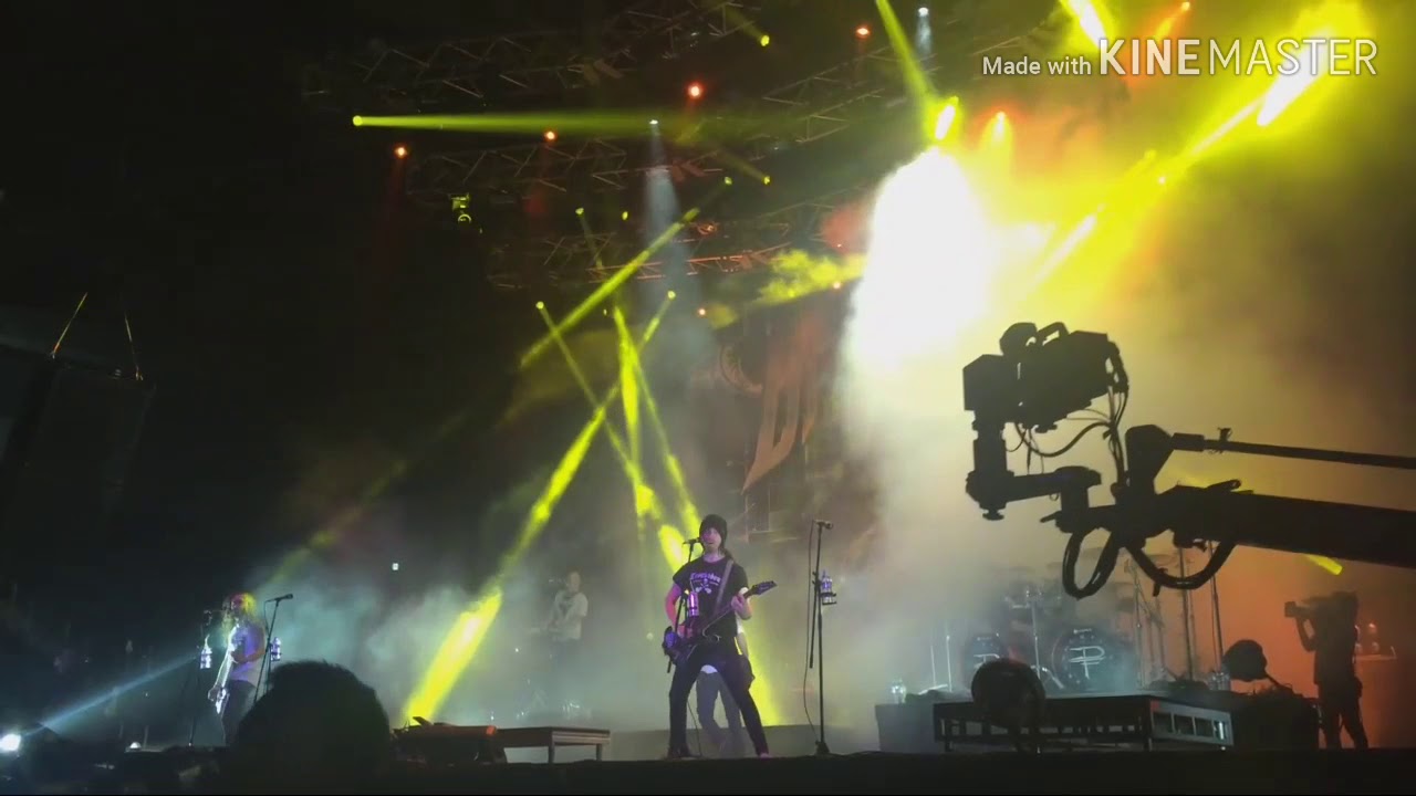 (HD AUDIO) DragonForce - Defenders (Live) Loud Park 14