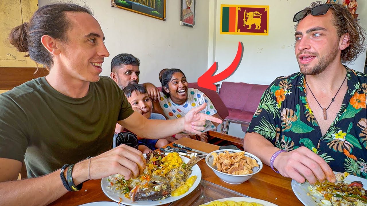 Strangers Invite Me in Their Home to Taste Authentic Local Sri Lankan Food 🇱🇰