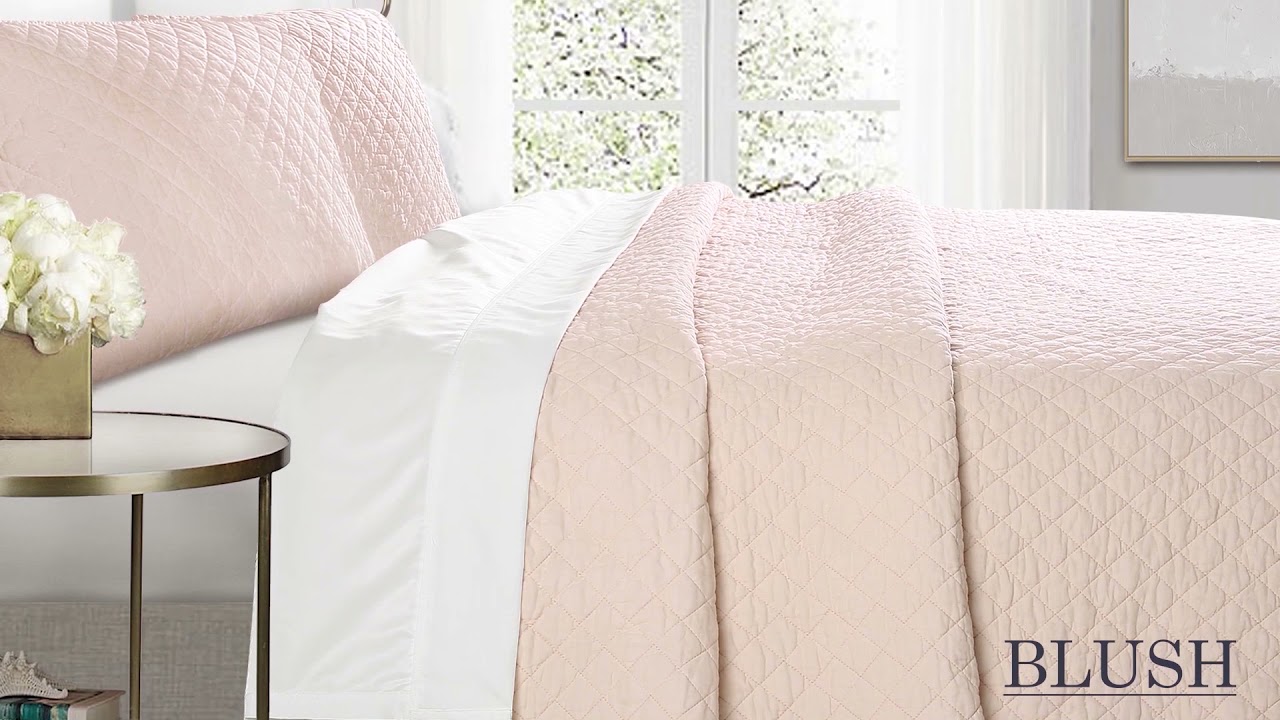 Ava Diamond Quilt Set