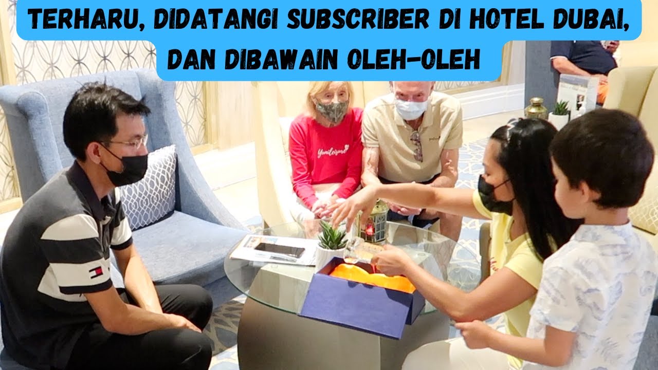 Terharu Didatangain Subscriber Ke Hotel Dan Dibawain Oleh-Oleh
