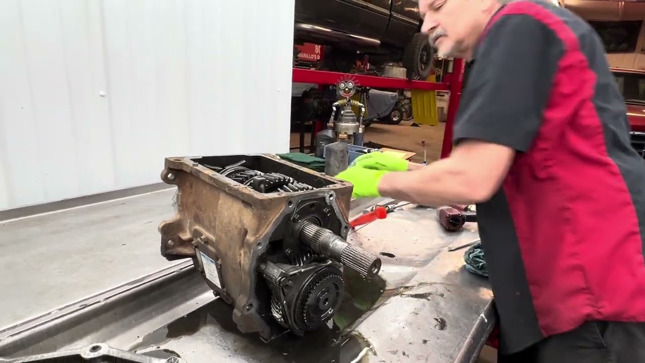 Dodge NV4500 - Lot's of broken piece's.