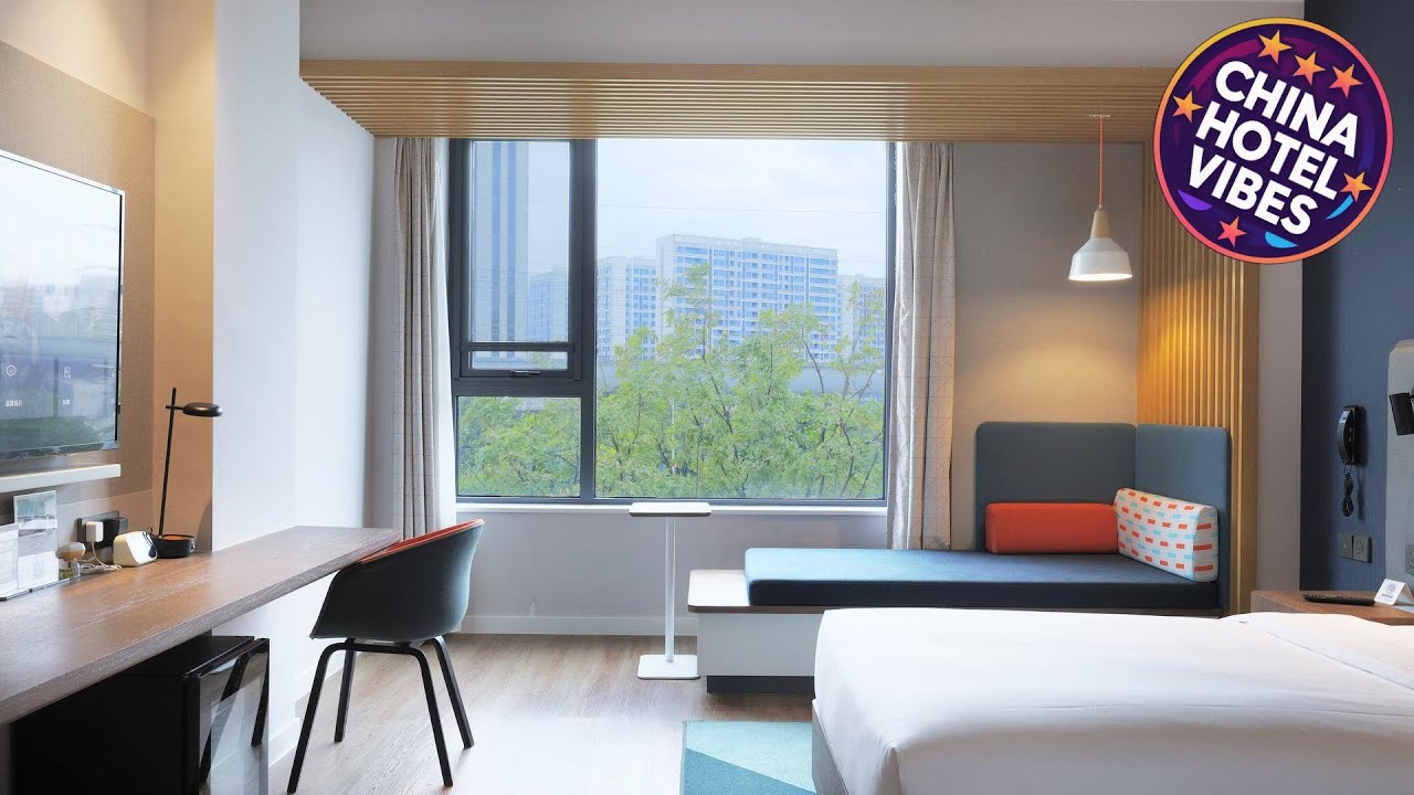 Holiday Inn Express Shanghai Kangqiao By IHG | Shanghai, China | Hotel Review 🏨