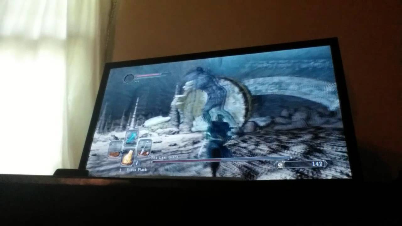 Trying to beat the first boss in dark souls 2(low quality gameplay.)