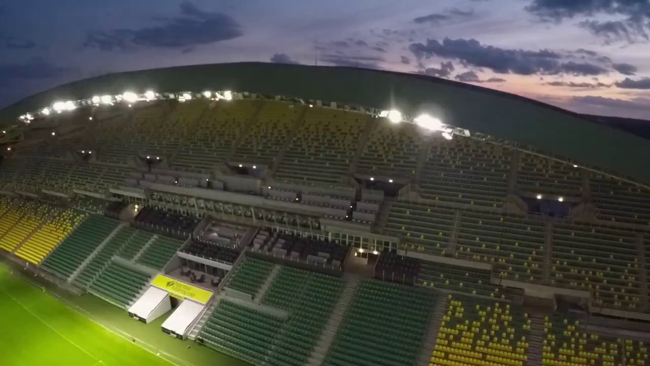 la Beaujoire FC Nantes 1er terrain de ligue 1 équipé en led