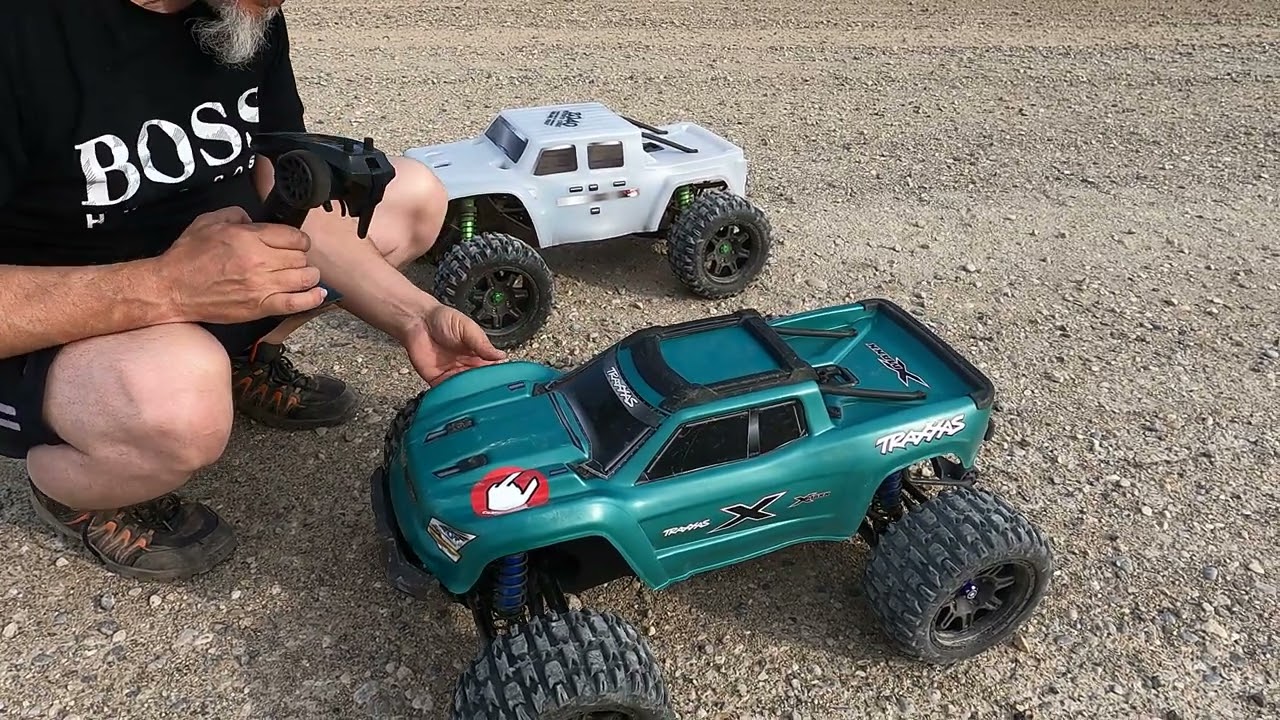 X-Maxx und X-Maxx Bashen in der Kiesgrube