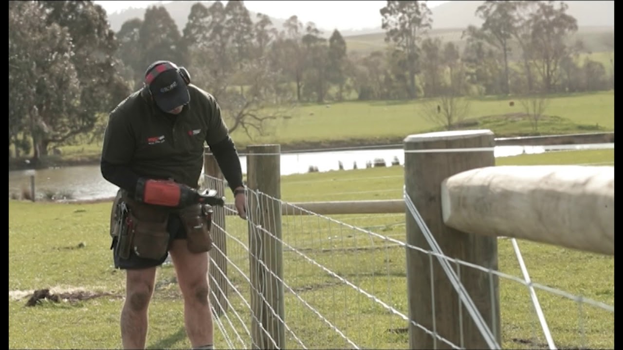 Fencing Essentials - How to Staple with the ST400i