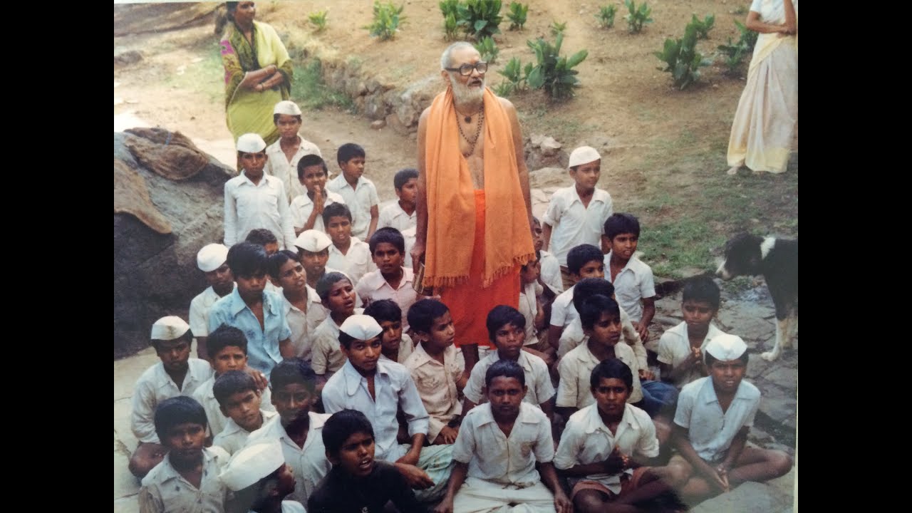 At the Feet Of Baba Prakashananda Maharaj