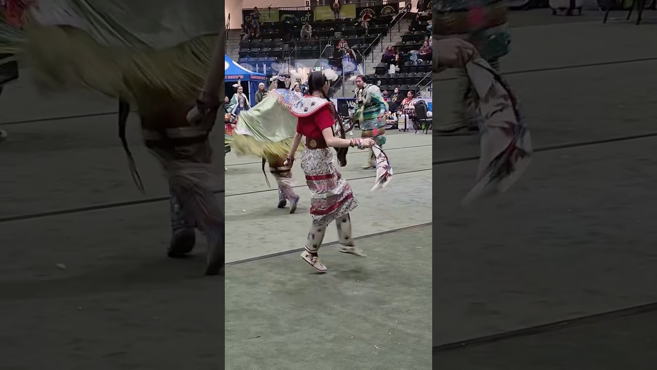 Ladies Fancy Dancer ✨ #indigenous #powwow #fancy #dance #beauty #culture #nativeamerican #shorts