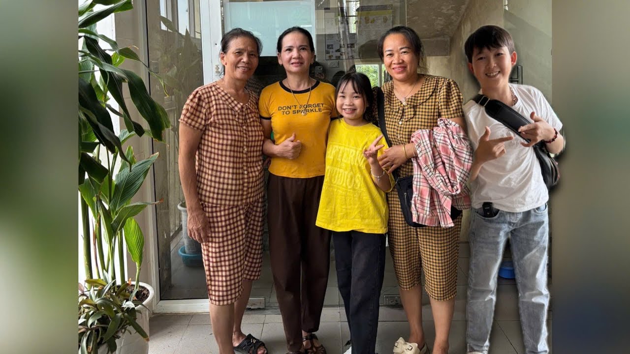 Bé Hạt Tiêu dẫn Người Yêu đi gặp người Đặc Biệt và đi thăm bà ngoại ốm