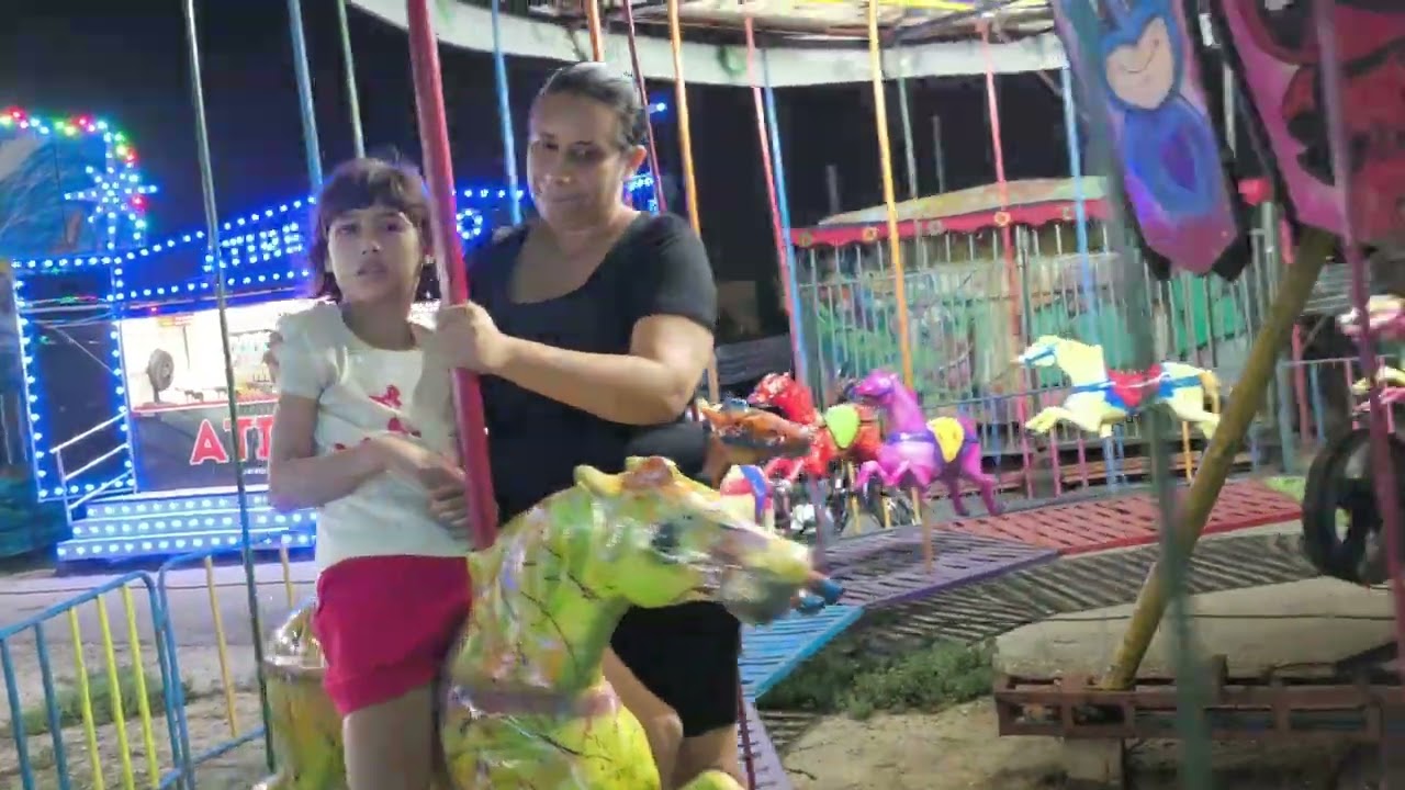 Sara Vitória, Sarinha agora é no carrossel 🎠🎠🎠🎠.             31 janeiro 2026...