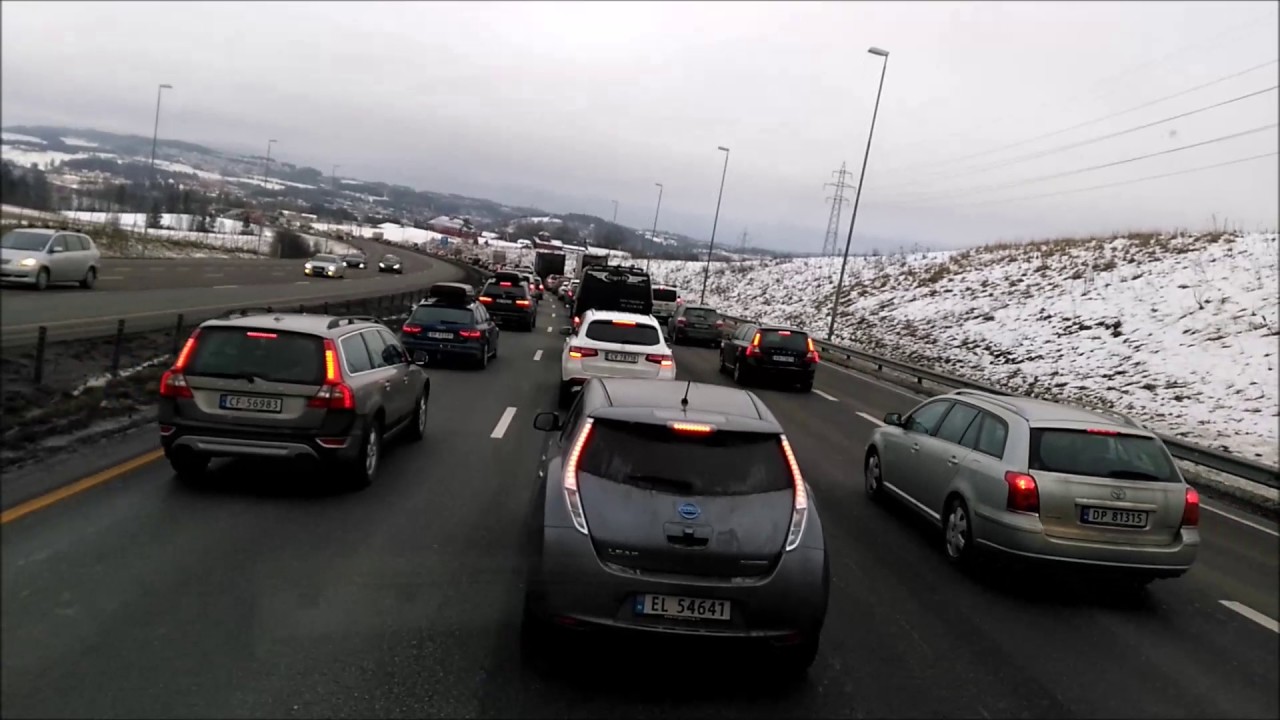 TESLA, e-Golf, Soul, I3 i inne elektryczne samochody w Norwegii