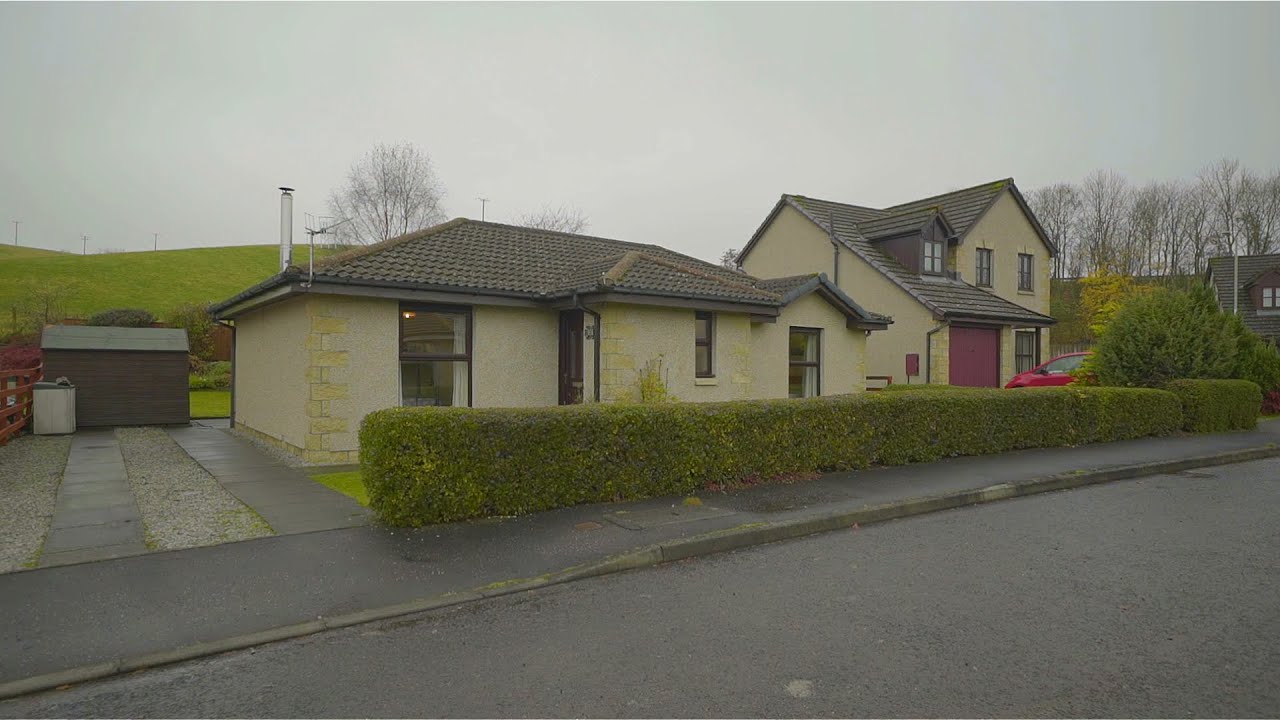 11 Innewan Gardens, Bankfoot, Perthshire, PH1 4AZ