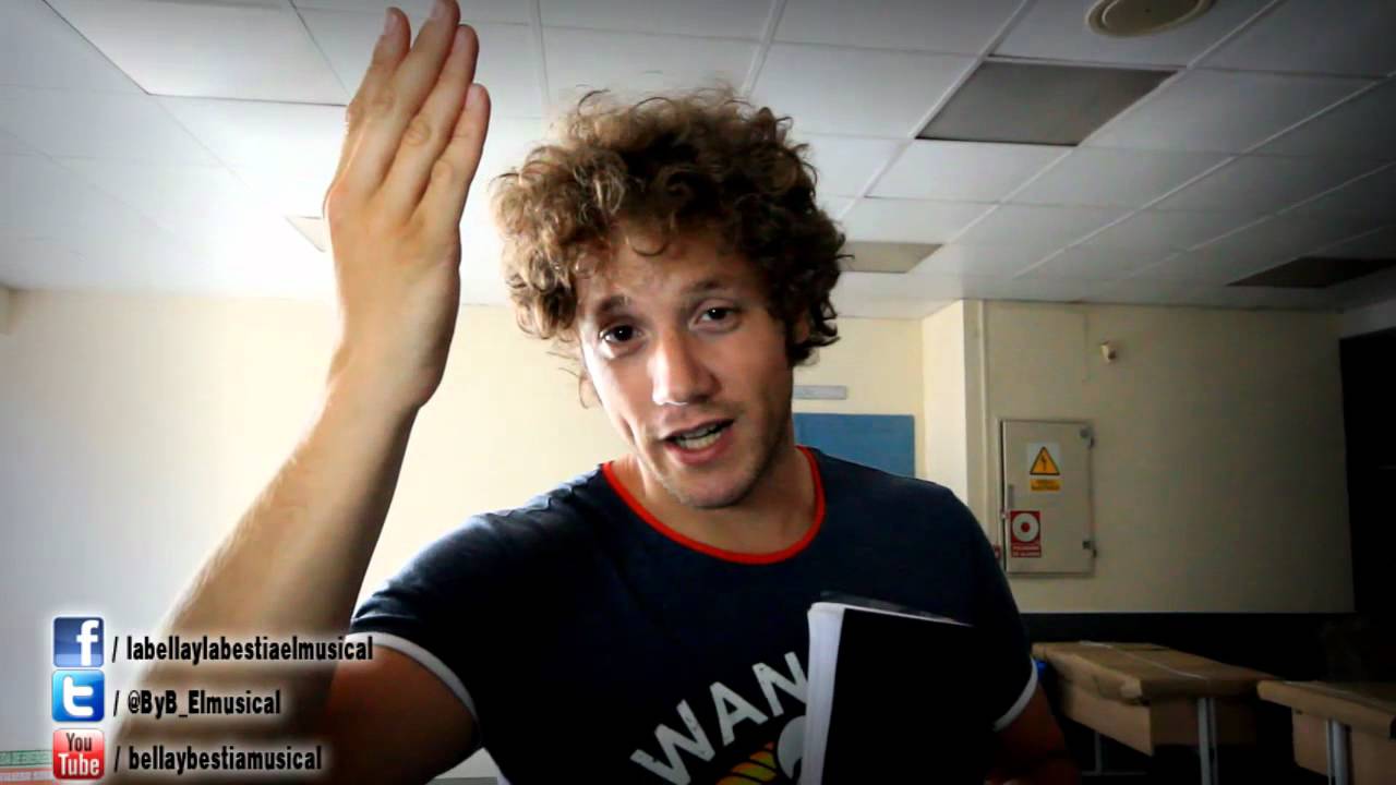 Saludo de GASTÓN, de Bella y Bestia, el musical