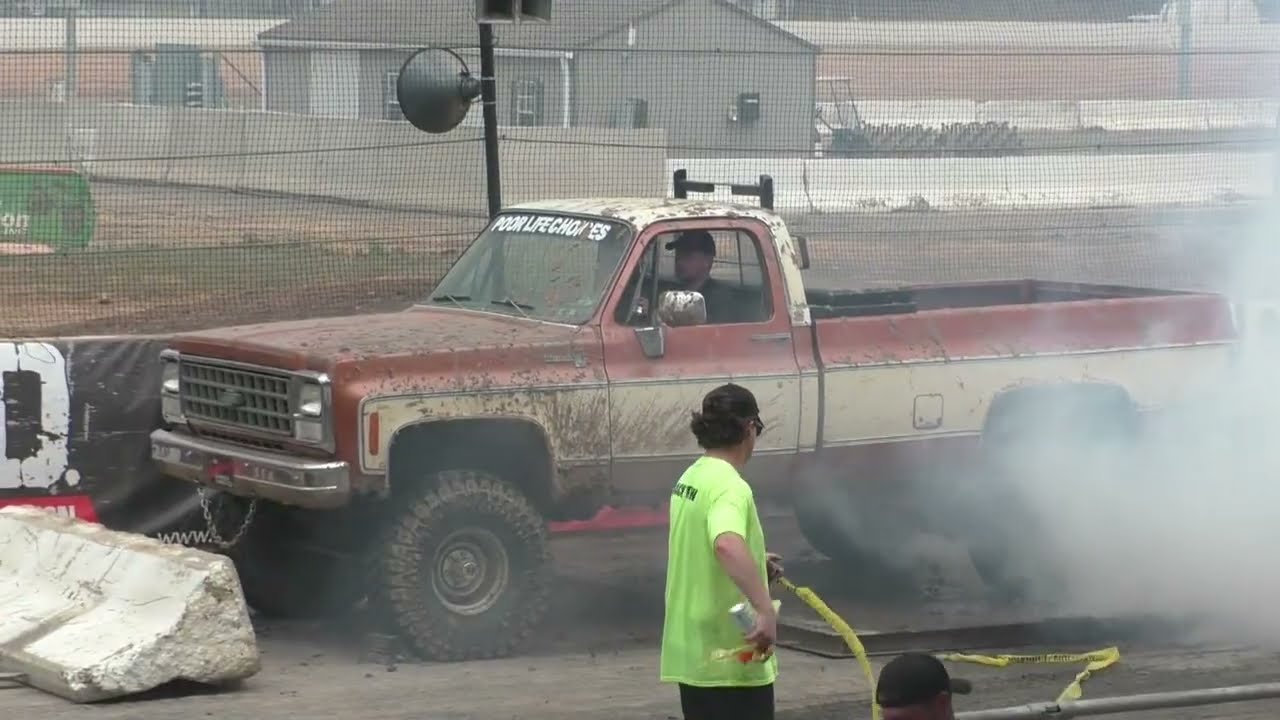 Burnout Contest 2025 Bloomsburg 4 Wheel Jamboree