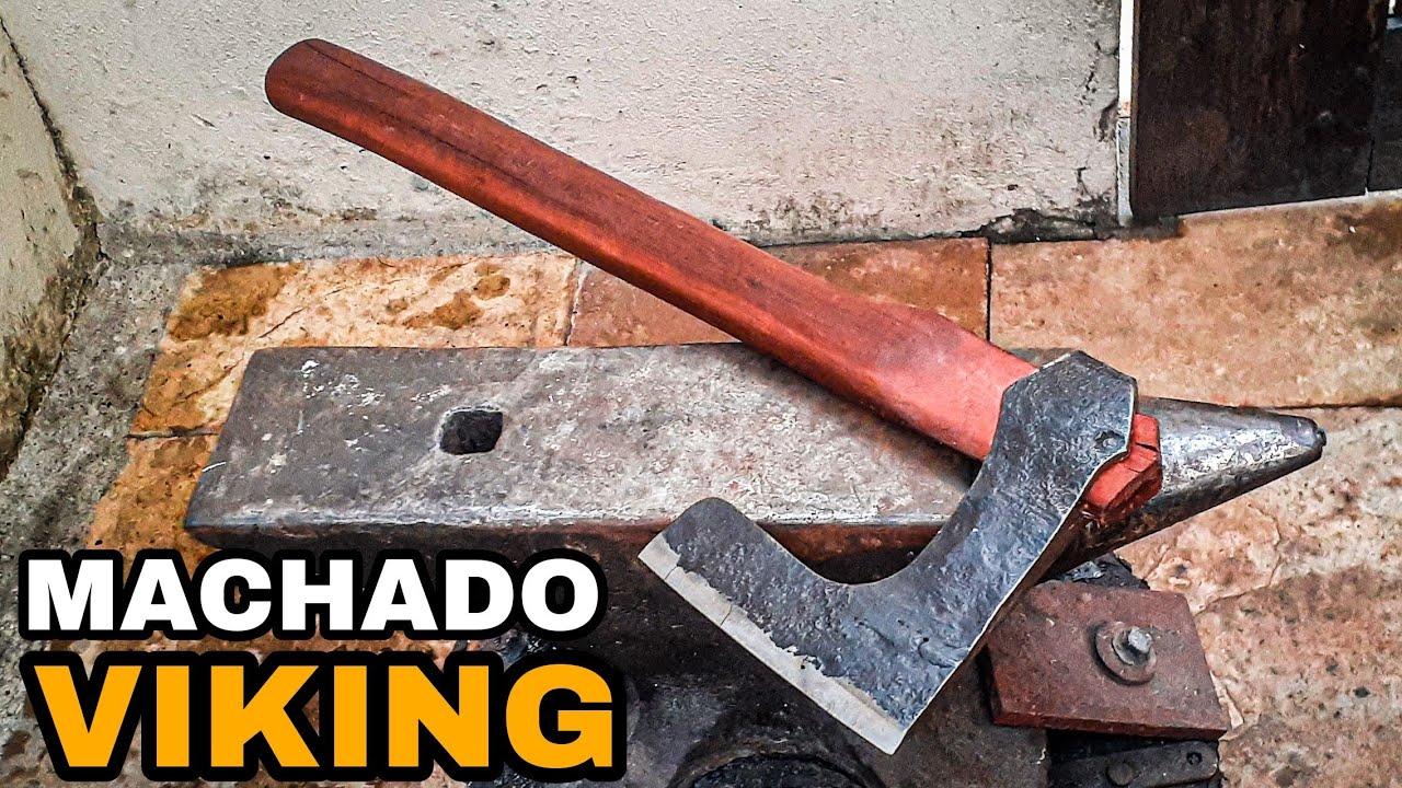FORJANDO um MACHADO VIKING À MÃO com MOLA DE CAMINHÃO (com técnicas tradicionais) - 2