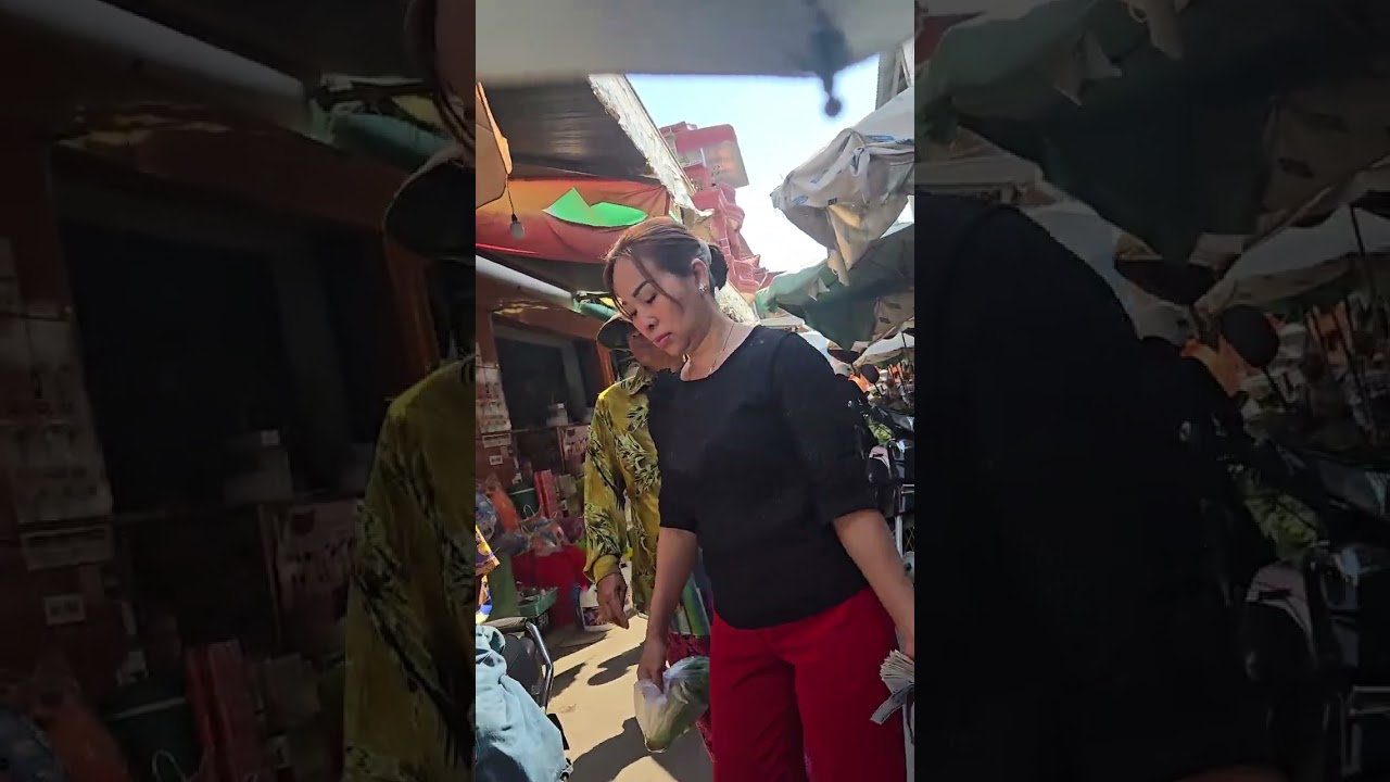 Come with me to the local market in Cambodia 🇰🇭 