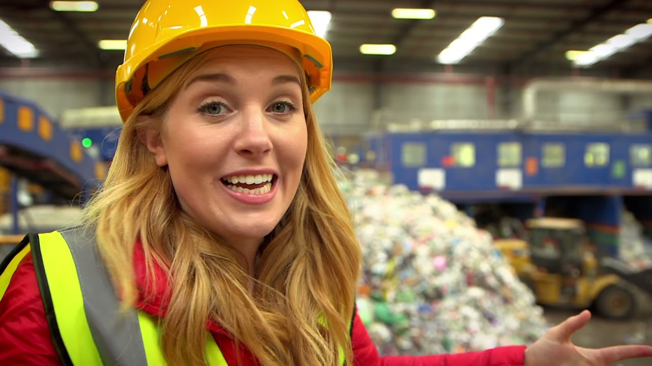 Bin Lorry and Newspaper | Maddie's Do You Know? Series 1, Episode 4 - Full Episode! 👩