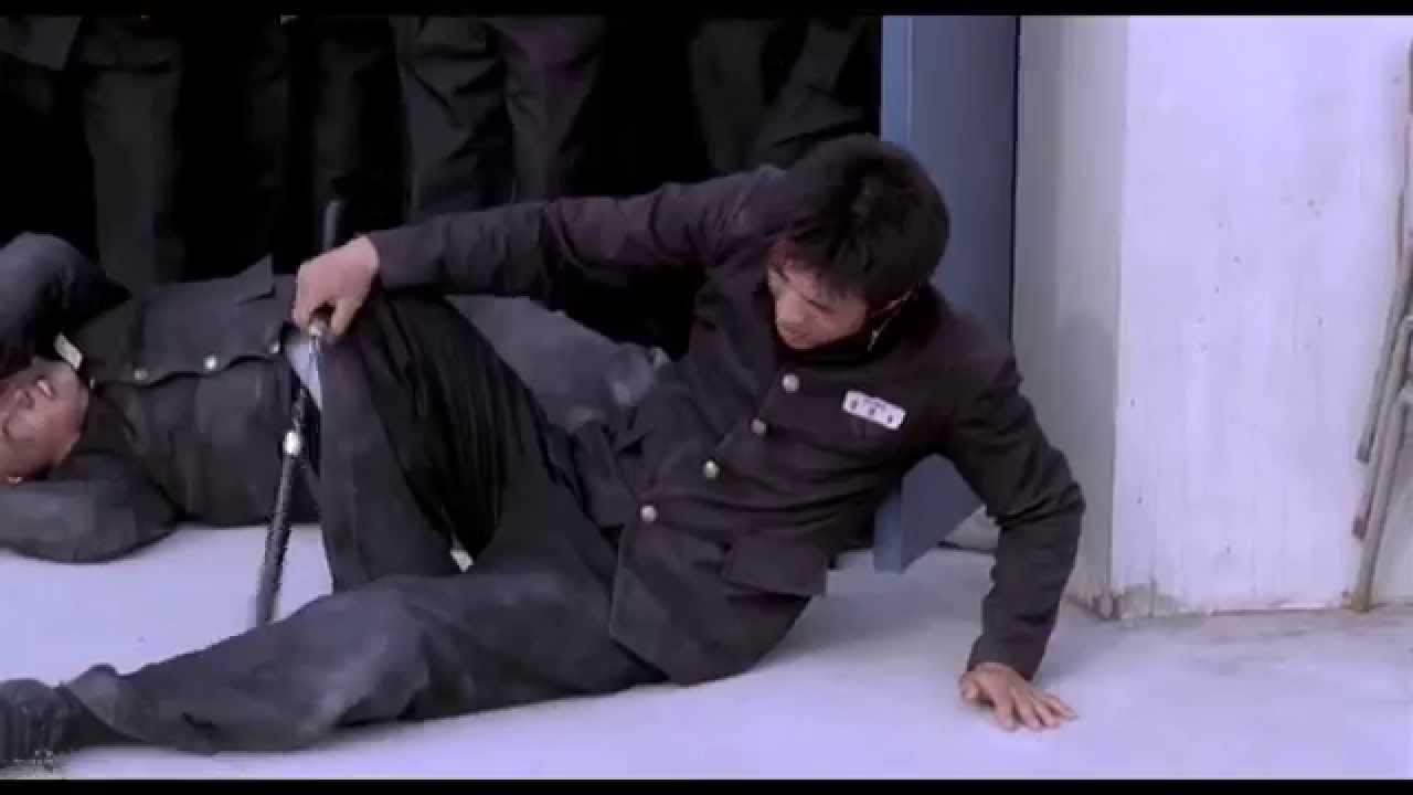 ☯ 1 Student(Kwon Sang-woo) vs 8 Bullies- nunchaku Roof fight ☯