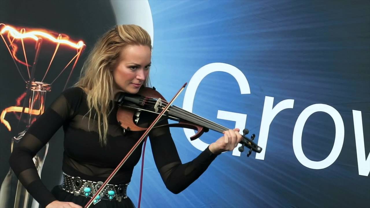 Caroline Campbell Demos the Yamaha Electric Violin - NAMM 2016