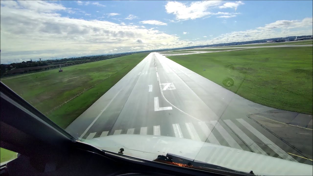 Landing at Lyon ( LFLL) - Airbus A320